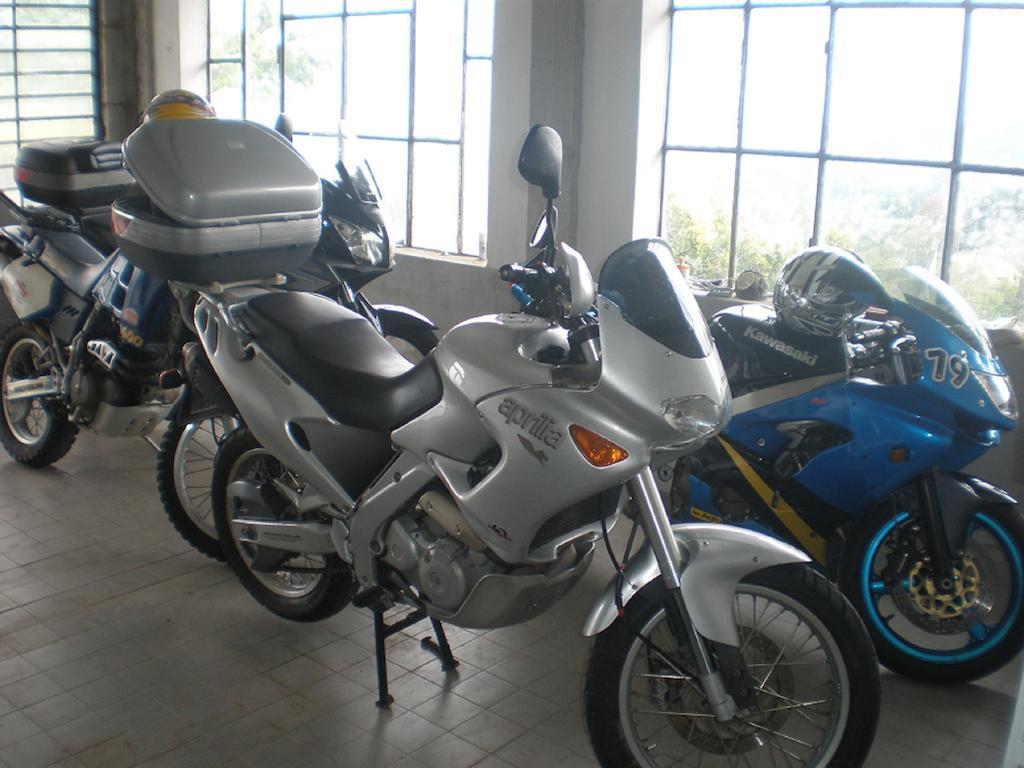 Momigno Amelia Hotel מראה חיצוני תמונה